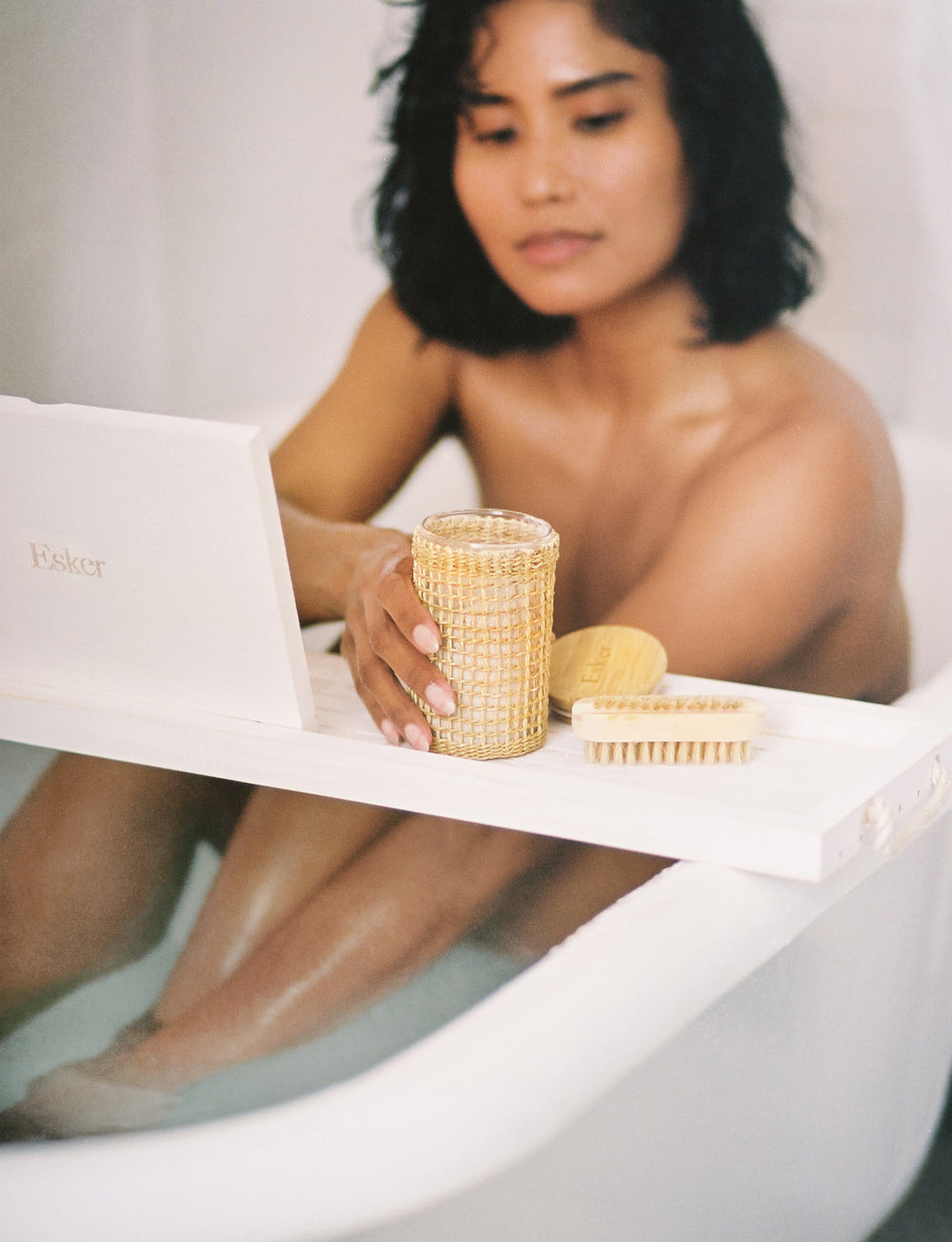 Hot or Cold? 3 Tips to Finding the Ideal Temperature for the Tub